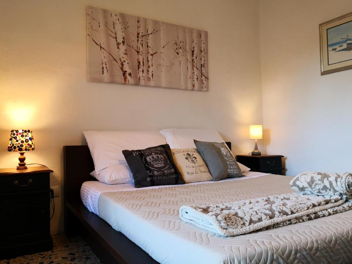 Zia Chiarina Bed & Breakfast San Nicolo Gerrei Bagian luar foto
