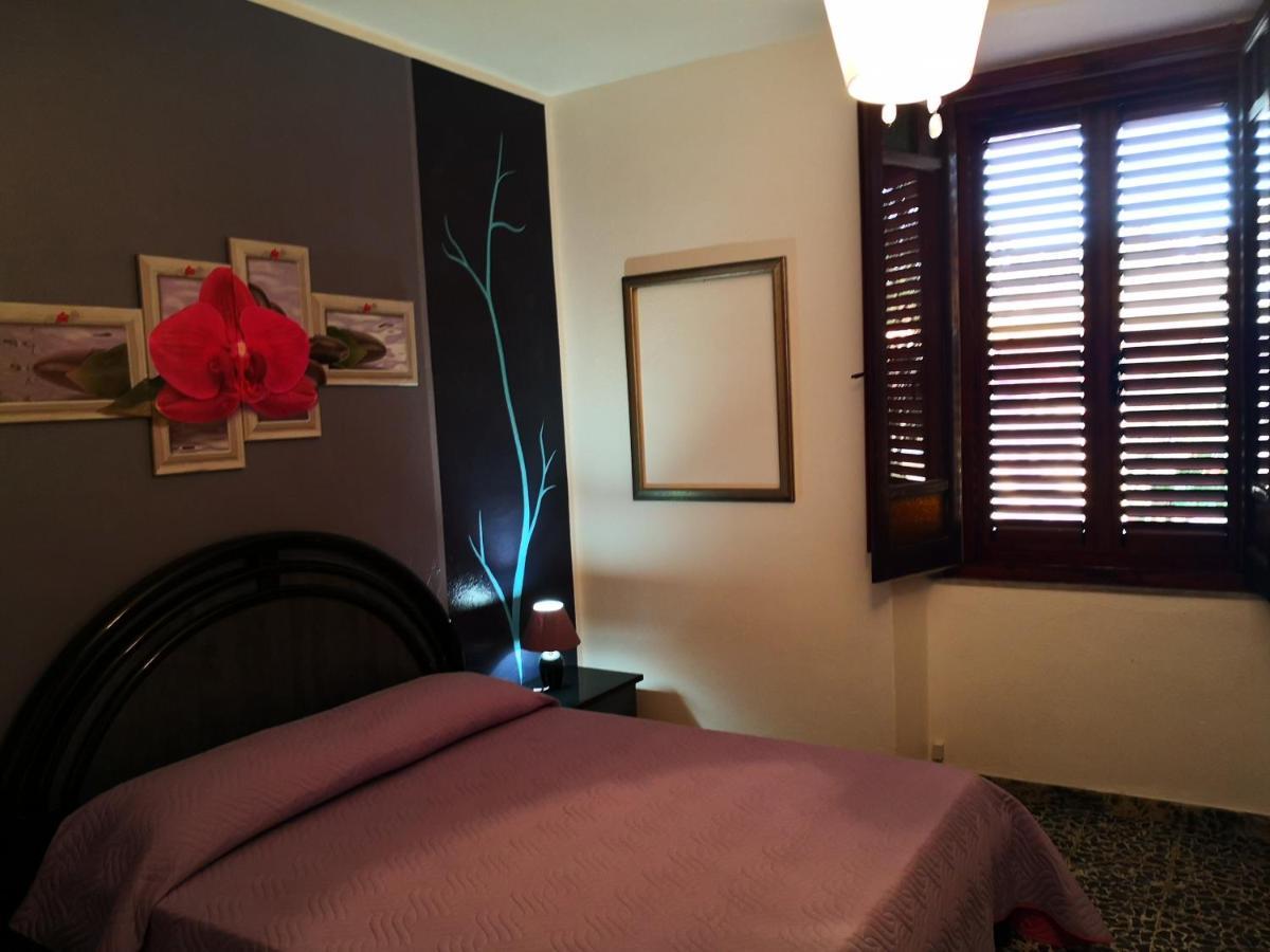 Zia Chiarina Bed & Breakfast San Nicolo Gerrei Bagian luar foto