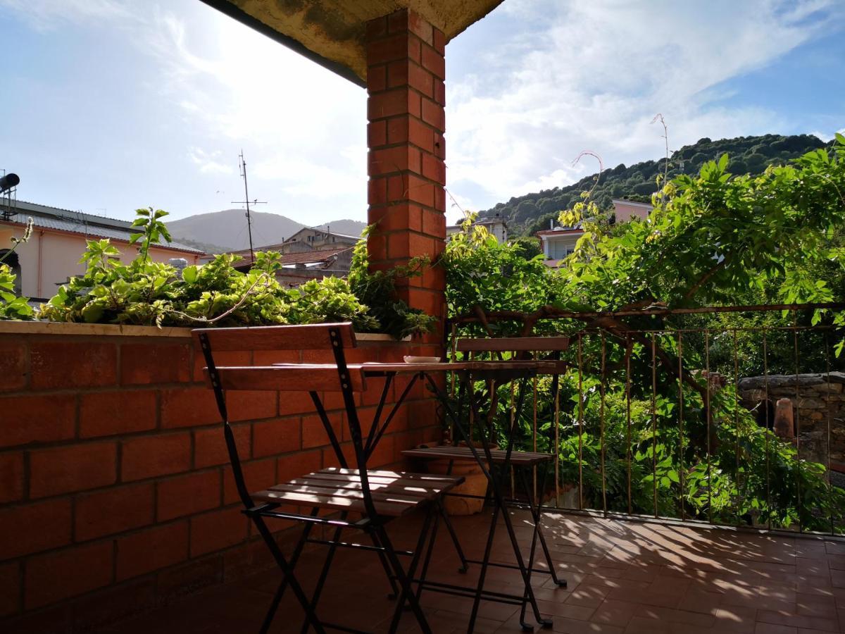 Zia Chiarina Bed & Breakfast San Nicolo Gerrei Bagian luar foto